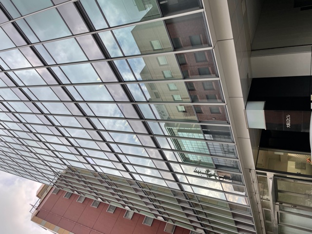 入居ビル玄関